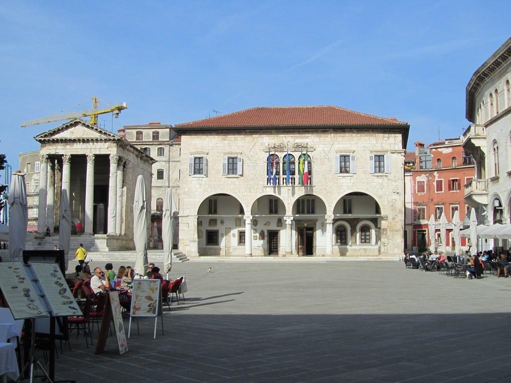 Gorgeous Apartment In Pula With House Sea View Quarto foto