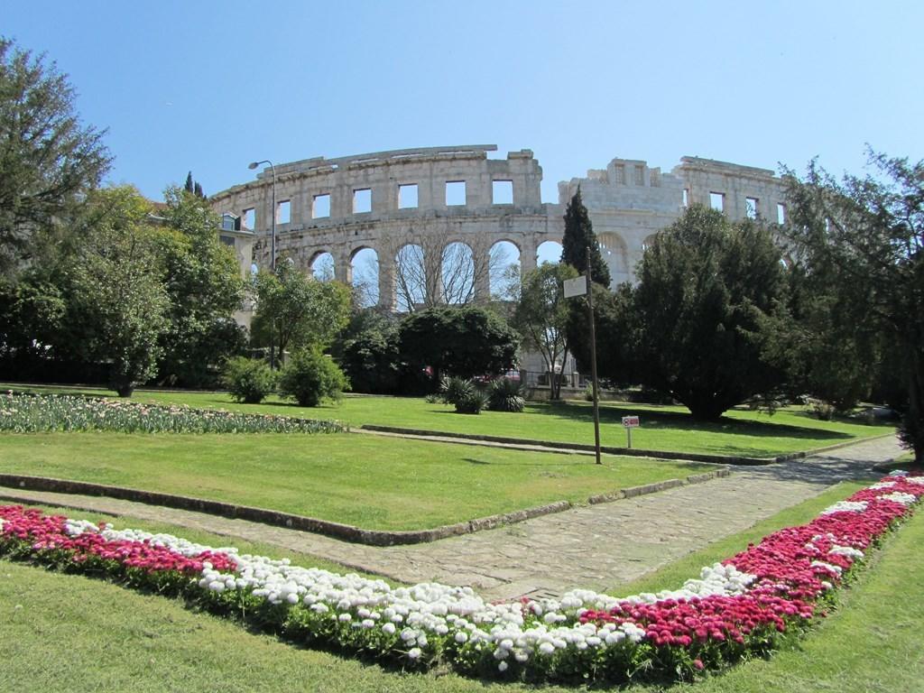 Gorgeous Apartment In Pula With House Sea View Quarto foto